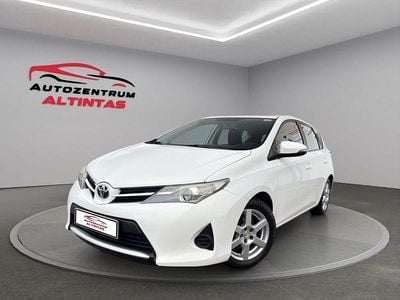 Gebraucht Toyota Auris Cool 99 PS (72 kW) 2014 Super (pure) white ii Limousine