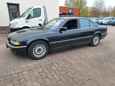 Käytetty BMW 728