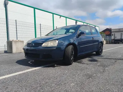 Używany VW Golf 105 KM (77 kW) 2005 Niebieski Coupe