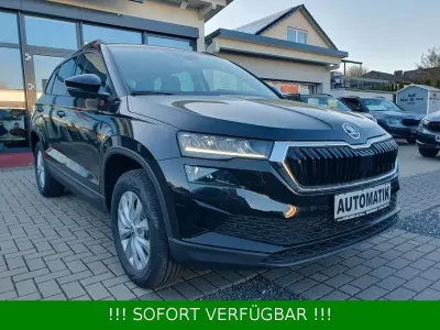 Neu Skoda Karoq Selection 150 PS (110 kW) 2025 Schwarzmetallic SUV