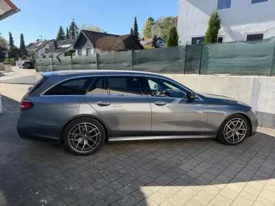 Gebraucht Mercedes E220 AMG 200 PS (147 kW) 2023 Grau Kombi