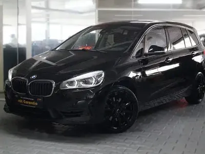 Gebraucht BMW 220 Gran Tourer 190 PS (139 kW) 2020 Schwarz Van / Kleinbus