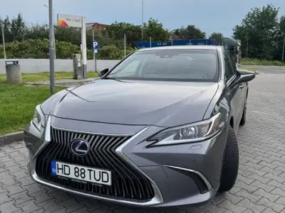 Gebraucht Lexus ES300 Luxury Line 218 PS (160 kW) 2020 Grau Limousine