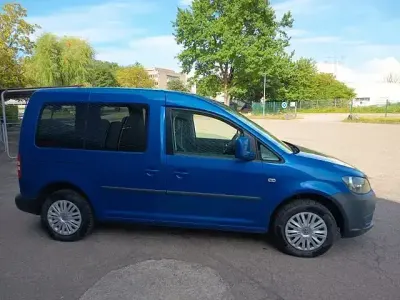 Gebraucht VW Caddy Trendline 102 PS (75 kW) 2015 Ravennablau Van / Kleinbus