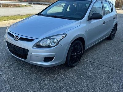 Gebraucht Hyundai i30 Comfort 109 PS (80 kW) 2009 Silber Kombi
