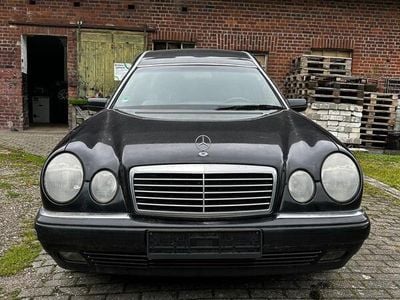 Mercedes E280