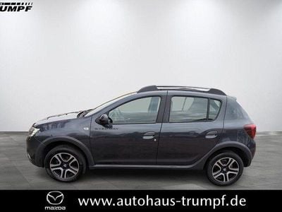 Grau "comete" Gebraucht 2020 Dacia Sandero Celebration SUV | 10.700 €
