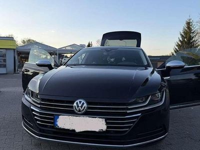 Usata VW Arteon Elegance 150 CV (110 kW) 2018 Nero Utilitaria