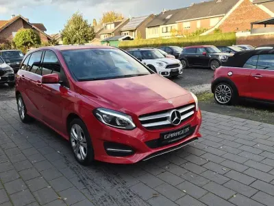 Gebraucht Mercedes B220 184 PS (135 kW) 2017 Rot Kleinwagen