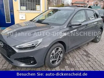Neu Hyundai i30 150 PS (110 kW) 2026 Grau Limousine