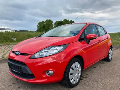 Gebraucht Ford Fiesta 60 PS (44 kW) 2011 Rot Kleinwagen