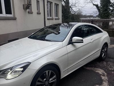 Gebraucht Mercedes E200 Sport Edition 184 PS (135 kW) 2016 Weiß Coupé