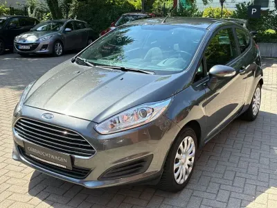 Gebraucht Ford Fiesta Cool & Sound Edition 60 PS (44 kW) 2016 Magnetic Kleinwagen