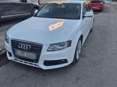 Weiß Gebraucht 2009 Audi A4 Limousine | 5.500 € (Fairer Preis)