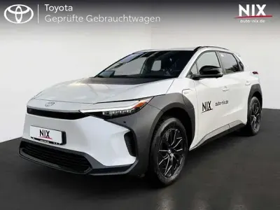 Gebraucht Toyota bZ4X 150 kW (204 PS) 2025 Platinumweiß perleffekt SUV