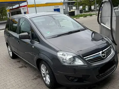 Gebraucht Opel Zafira Family 140 PS (102 kW) 2013 Grau Van / Kleinbus