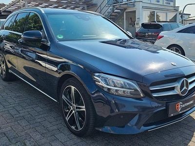 Blau Gebraucht 2021 Mercedes C300e Kombi | 17.899 €