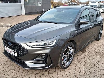 Grau Gebraucht 2024 Ford Focus ST-Line X Limousine | 24.495 € (Fairer Preis)