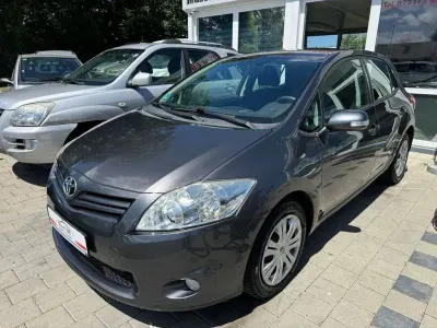 Gebraucht Toyota Auris Life+ 132 PS (97 kW) 2010 Grau Kleinwagen