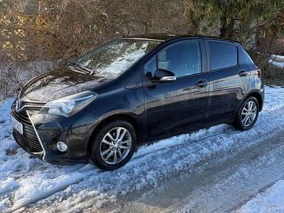 Schwarz Gebraucht 2015 Toyota Yaris Comfort Limousine | 8.500 € (Fairer Preis)