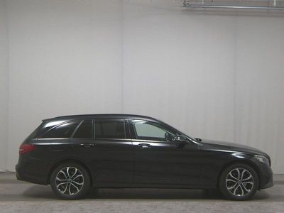 Gebraucht Mercedes C200 Avantgarde 160 PS (117 kW) 2020 Schwarz Kombi