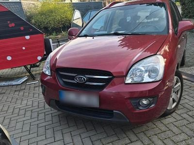 Gebraucht Kia Carens 144 PS (105 kW) 2008 Rot Van / Kleinbus