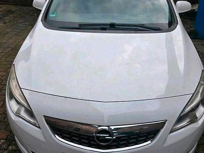 Gebraucht Opel Astra 125 PS (91 kW) 2011 Weiß Limousine