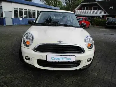 Begagnad Mini ONE 75 HK (55 kW) 2011 Vit Halvkombi