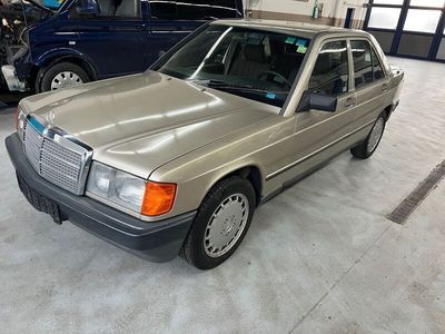 Gebraucht Mercedes 190 160 PS (117 kW) 1988 Silber Limousine