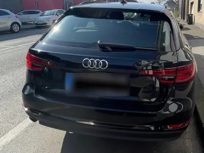 Gebraucht Audi A4 Ambiente 150 PS (110 kW) 2018 Schwarz Kombi