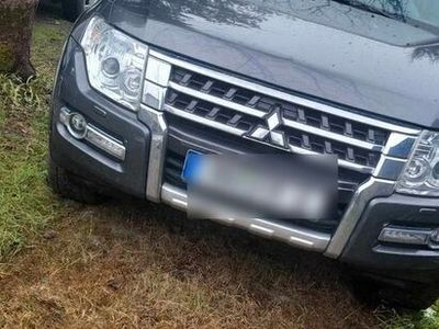 gebraucht Mitsubishi Pajero 3,2 DI-D 4WD Plus Automatik Plus