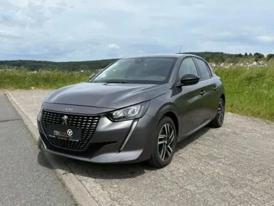 Gebraucht Peugeot 208 Allure 101 PS (74 kW) 2022 Lackierung platiniumgrau Kleinwagen