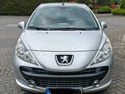 Gebraucht Peugeot 207 CC 120 PS (88 kW) 2008 Silber Cabrio