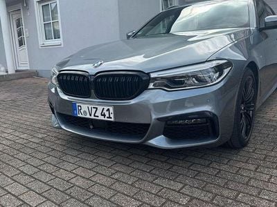 Grau Gebraucht 2020 BMW 520 M Sport Kombi | 31.800 € (Teuer)
