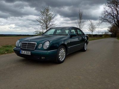 Mercedes E320