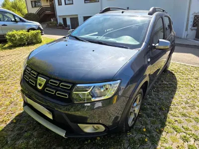 Używany Dacia Sandero Essentiel 73 KM (53 kW) 2020 Szary Sedan/Limuzyna