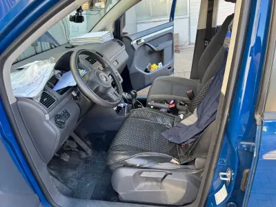 Gebraucht VW Touran Trendline 140 PS (102 kW) 2012 Blau Van / Kleinbus