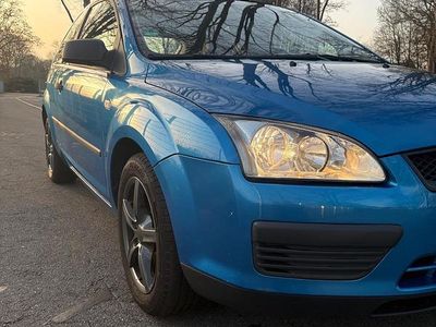Gebraucht Ford Focus 101 PS (74 kW) 2005 Blau Limousine