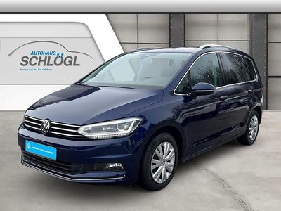 Gebraucht VW Touran Highline 150 PS (110 kW) 2023 Atlantik blue metallic Van / Kleinbus