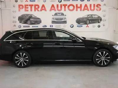 Gebraucht Mercedes E220 194 PS (142 kW) 2021 Schwarz Limousine