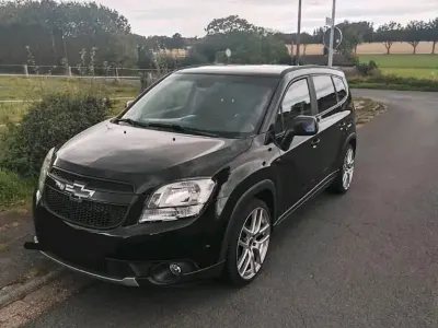 Gebraucht Chevrolet Orlando 141 PS (103 kW) 2011 Schwarz Van / Kleinbus