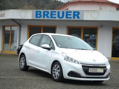Gebraucht Peugeot 208 Active 102 PS (75 kW) 2019 Weiß Kleinwagen