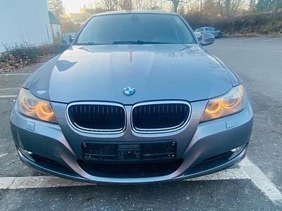Grau Gebraucht 2009 BMW 320 Kombi | 2.999 € (Superpreis)