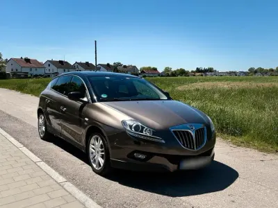 Gebraucht Lancia Delta 190 PS (139 kW) 2010 Andere farben Kleinwagen