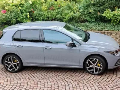 Gebraucht VW Golf VIII 131 PS (96 kW) 2020 Grau Limousine