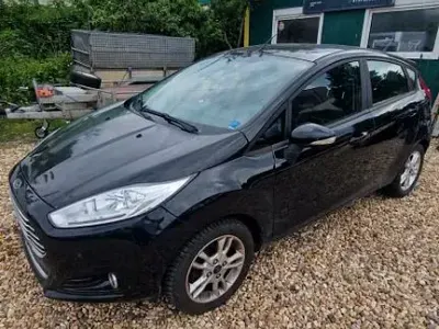 Używany Ford Fiesta Celebration 80 KM (58 kW) 2016 Czarny Hatchback