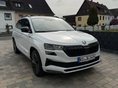 Gebraucht Skoda Karoq SportLine 150 PS (110 kW) 2022 Weiß SUV