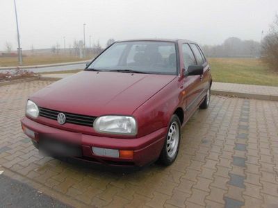 Second-hand VW Golf III 75 CP (55 kW) 1995 Roșu Berlinǎ