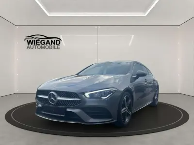 Gebraucht Mercedes CLA180 AMG line 136 PS (100 kW) 2020 Mountaingrau  met. Limousine