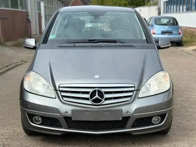 Używany Mercedes A180 109 KM (80 kW) 2009 Srebrny Minivan
